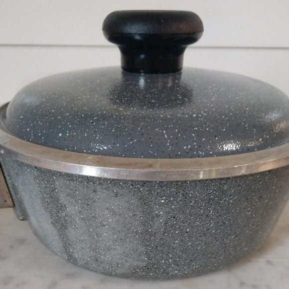 Vintage Club Cast Aluminum 1 Quart Saucepan and Lid, Speckled Grey Club Cooking - Picture 1 of 9
